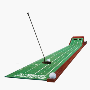 Backyard putting mat for golfers